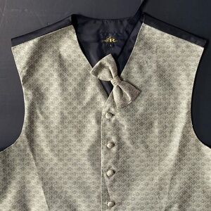 EUC Men's Formal Vest w Bow Tie 2 pc.